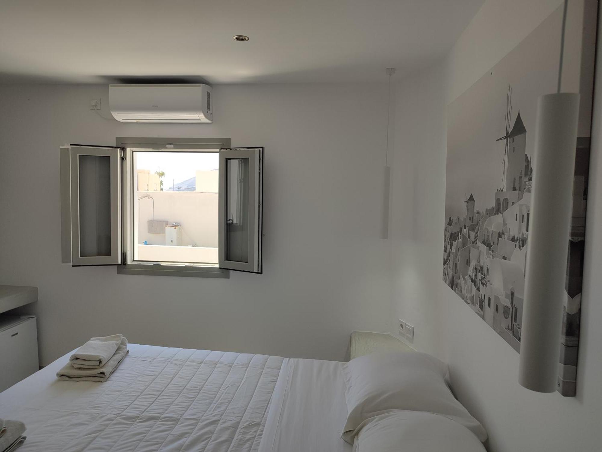 Central Santorini Serenity Rooms Firá Buitenkant foto