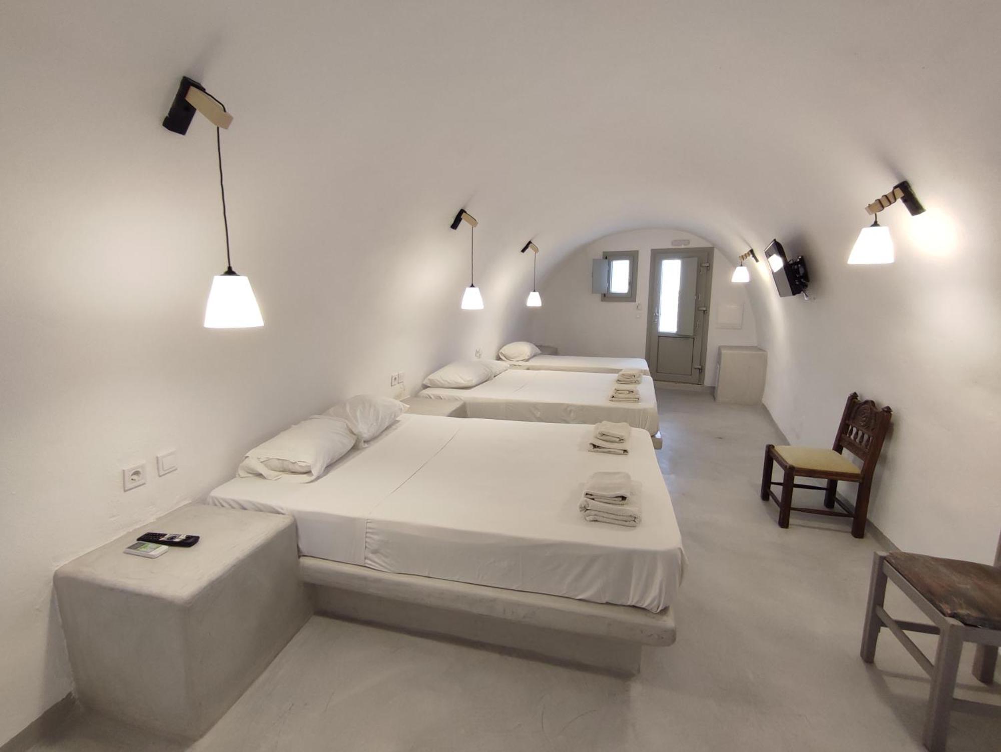Central Santorini Serenity Rooms Firá Buitenkant foto