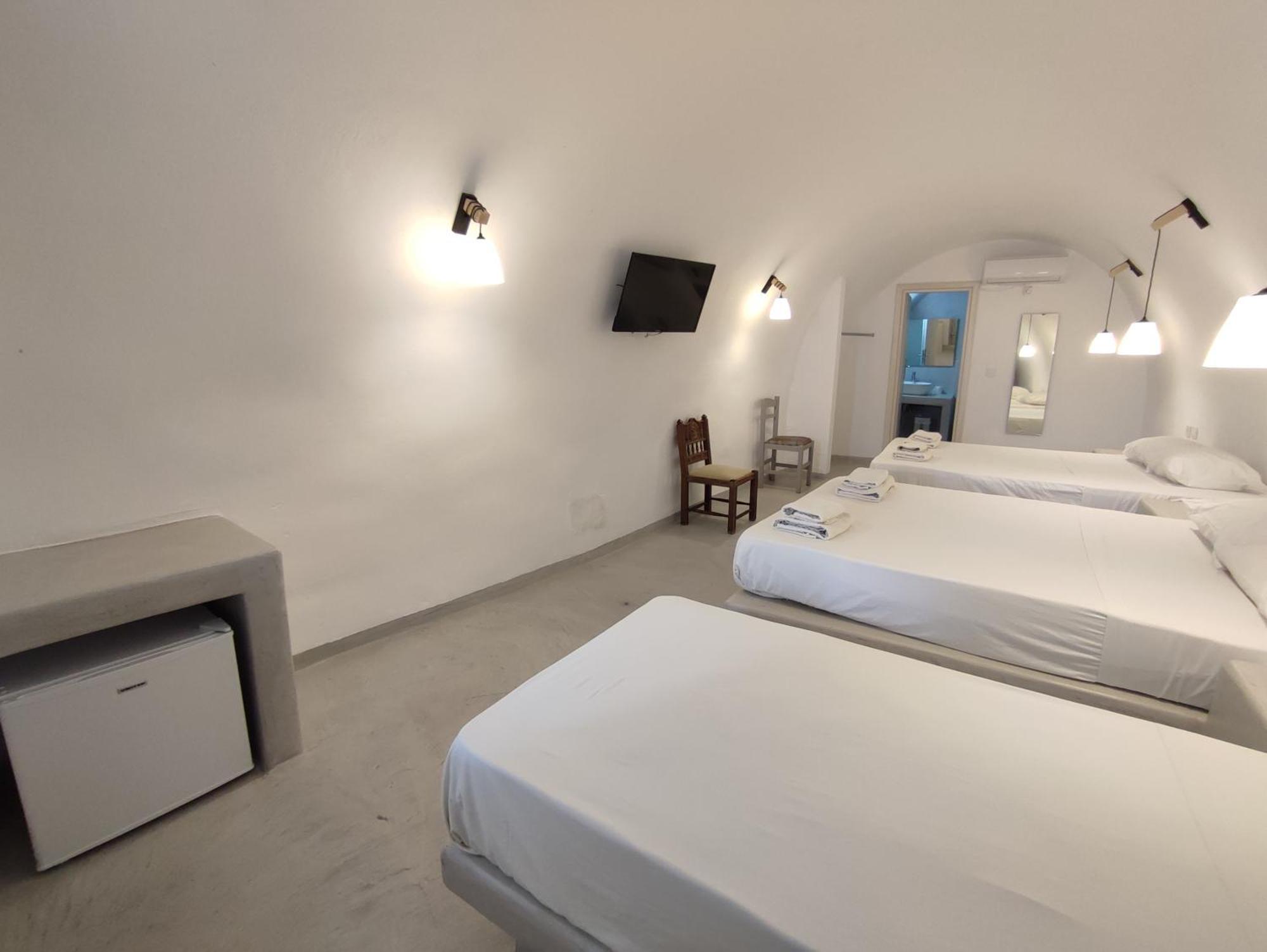 Central Santorini Serenity Rooms Firá Buitenkant foto