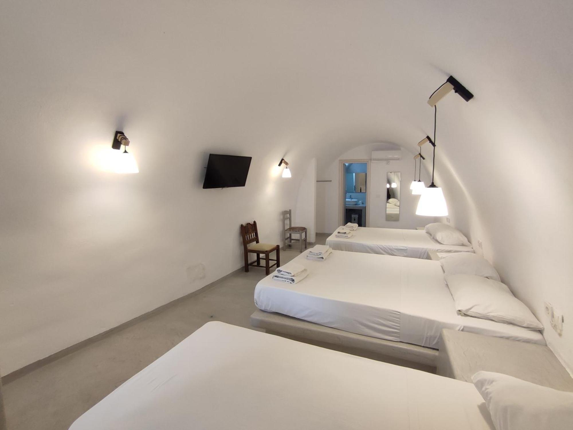 Central Santorini Serenity Rooms Firá Buitenkant foto