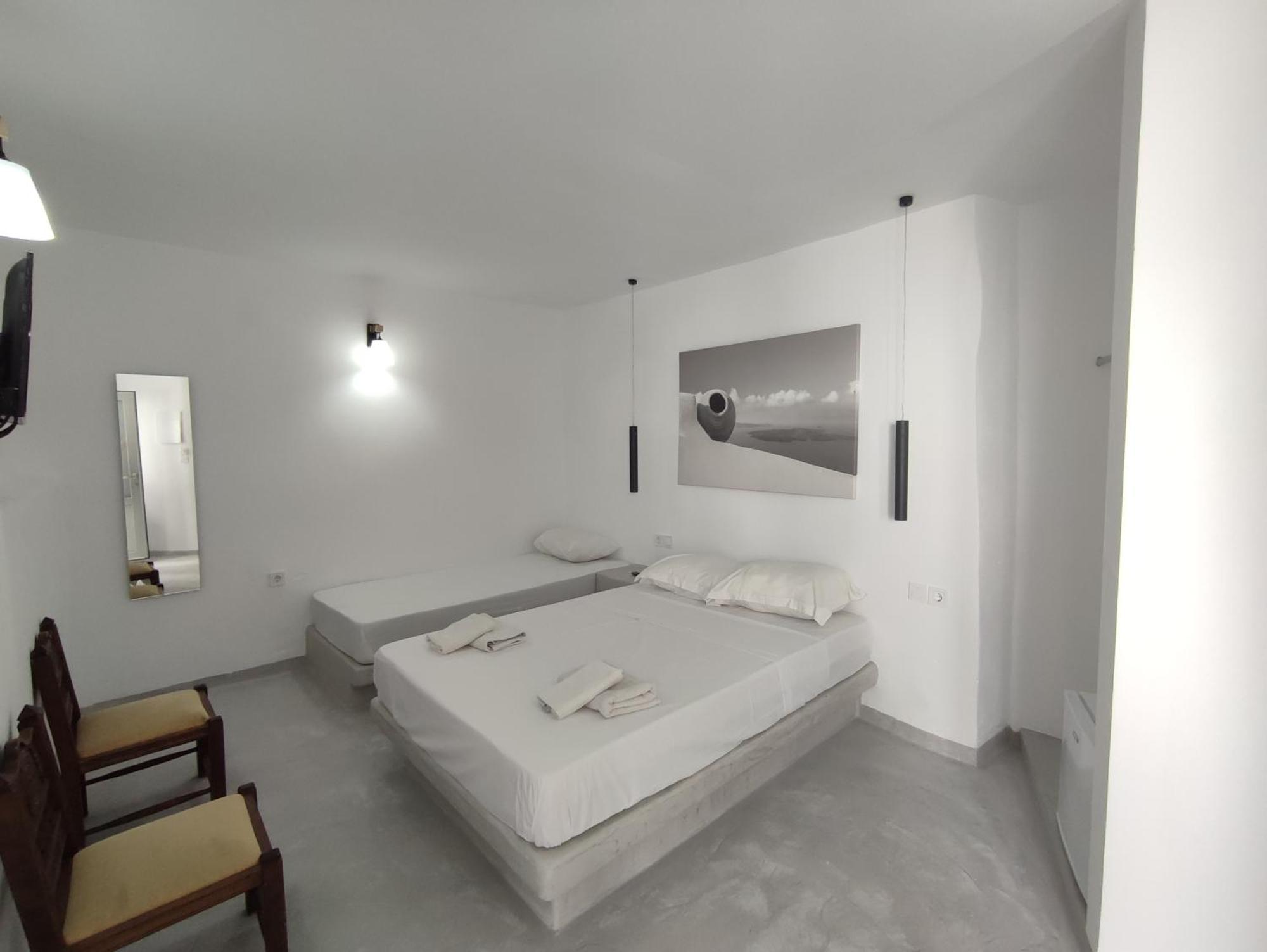 Central Santorini Serenity Rooms Firá Buitenkant foto